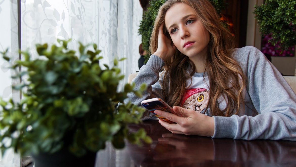 girl 1848477 1920