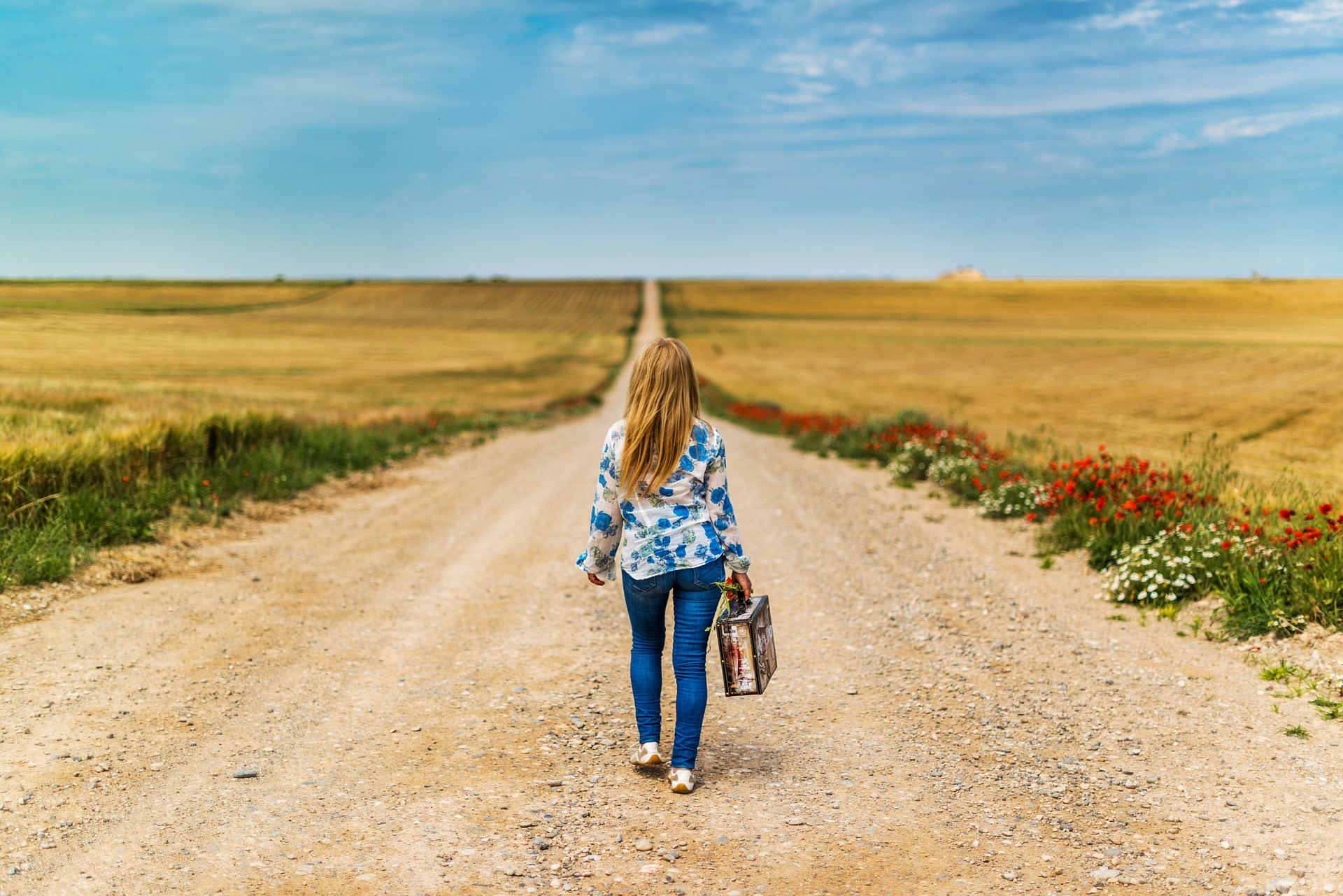 leaving is an art expat nest